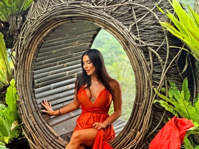 „Už na základce, kdykoli jsem se zamilovala nebo procházela těžkým obdobím, mi psaní pomáhalo uvolnit emoce.“