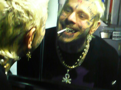 „Pořád poslouchám nové věci a jsem možná už jeden z posledních lidí na světě, kteří ještě poslouchají celý alba...“