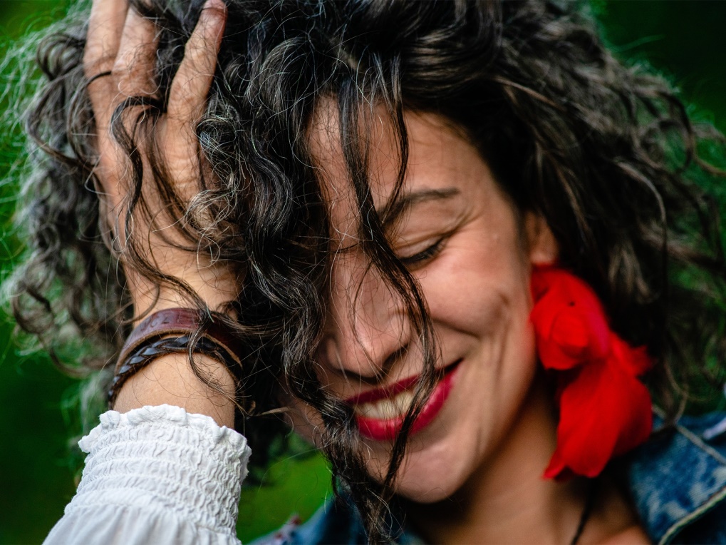 Kaczi, vlastním jménem Kateřina Kouláková, česká zpěvačka, písničkářka, hudební skladatelka, textařka a multiinstrumentalistka.