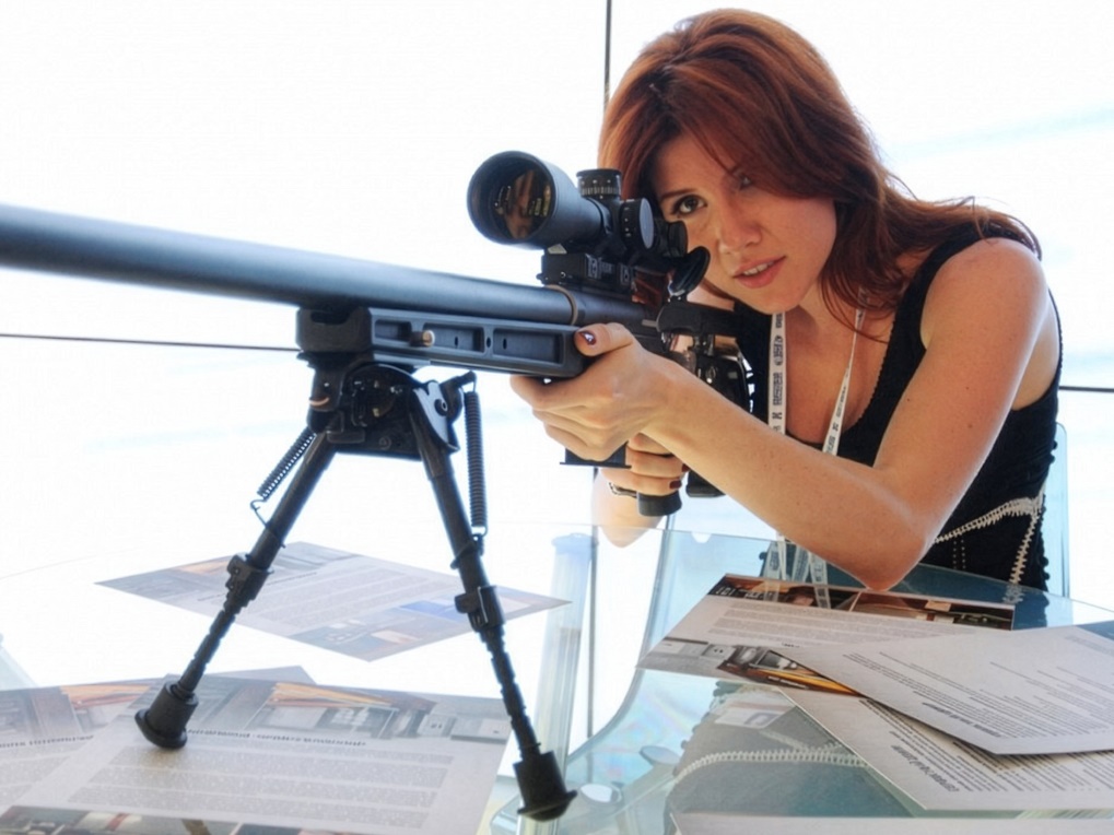 V červnu 2010 byla v USA zatčena a poté deportována ruská špionka Anna Chapman, když se pracovníci FBI obávali, že se chystá svést člena kabinetu prezidenta Obamy.