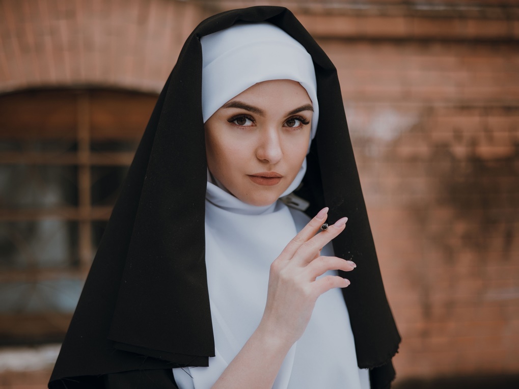 Biblické příkazy a zákazy směřující k sebeovládání a pěstování duchovní a morální čistoty, v biblickém jazyce zvané „svatost“, narážely na sexuální rozvolněnost okolní společnosti.
