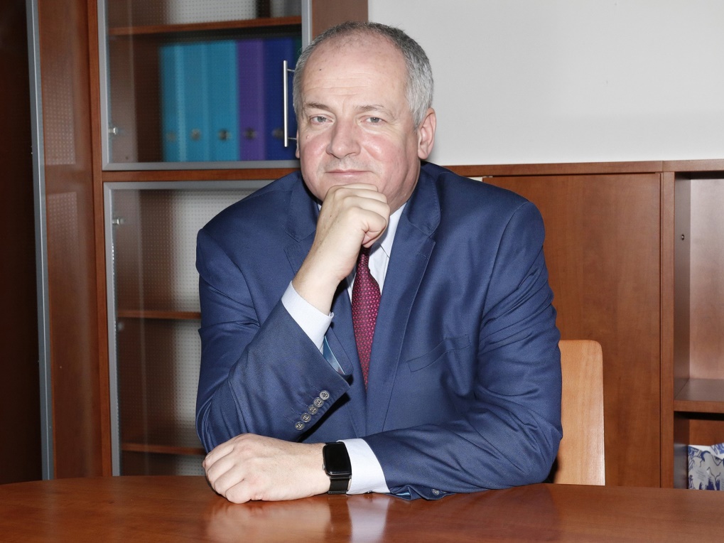 Roman Prymula, český epidemiolog, vojenský lékař, vědecký pracovník a politik, v letech 2021 až 2023 poradce prezidenta ČR Miloše Zemana.