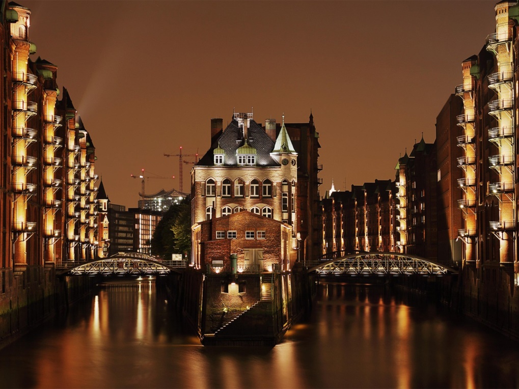 Speicherstadt v Hamburku, který figuruje na seznamu UNESCO, je vůbec největší skladištní čtvrtí na světě.