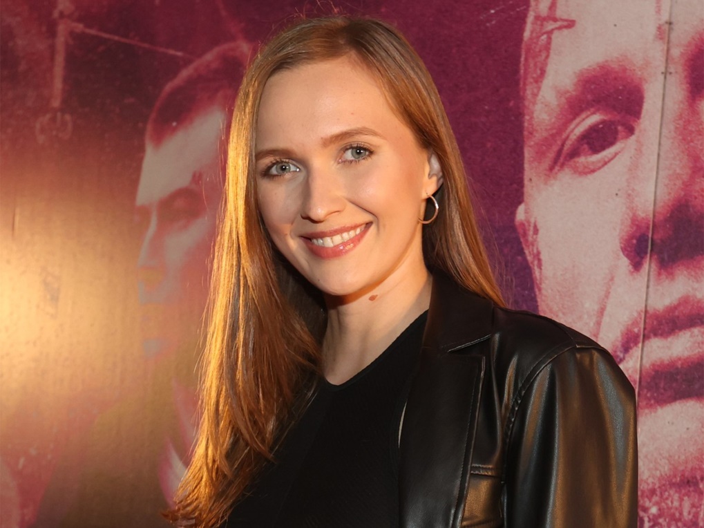 Jediným filmem neerotického charakteru, ve kterém si Stacy Cruz zatím zahrála, je snímek BANGER z roku 2022, objevila se i na jeho premiéře.
