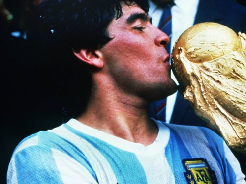 7 důvodů, proč si pamatovat Diega Maradonu