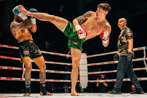 „The Irish“ se začal věnovat bojovým sportům už jako čtyřletý.Dnes patří k nejvýraznějším talentům nové generace.