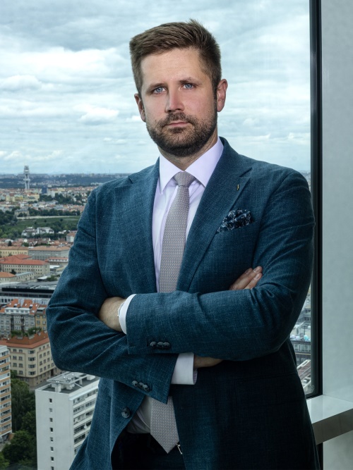Klienty Access EU jsou přední podnikatelé usilující o institucionální připravenost, soulad s evropskými politikami a legislativou, zajištění financování z evropských zdrojů nebo navázání vztahů s klíčovými stakeholdery v Bruselu. Je registrovaným lobbistou v Rejstříku transparentnosti EU.