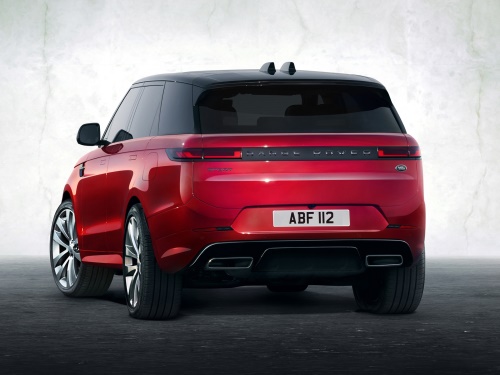 Zadní spoiler je nejdelší, jaký kdy automobilka aplikovala. Přispívá ke skvělé aerodynamice ovlivňující mimo jiné spotřebu a ticho při vyšších rychlostech.