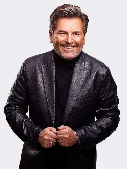 Thomas Anders, německý zpěvák, skladatel a producent. Největší popularity dosáhl jako zpěvák skupiny Modern Talking.