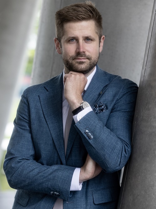„Česká republika není velkým silovým hráčem, ze kterého by si v Bruselu ‚sedli na zadek‘. Proto hodně pracujeme se zahraničními kolegy a snažíme se propojovat zájmy podnikatelů z různých členských států.“